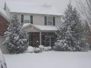 snowy house med
